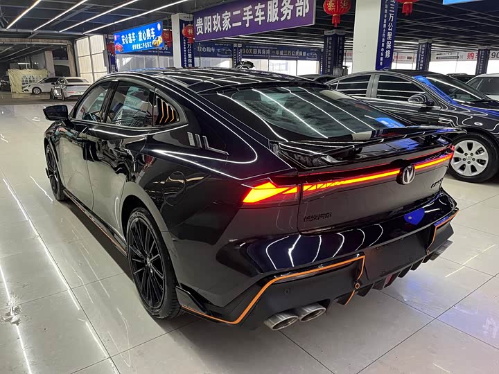 Changan UNI-V 2024 2024款 2.0T 经典运动型