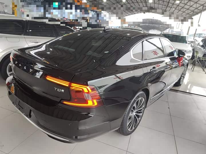 Volvo S90 Hybrid 2025 2025款 插电式混动 四驱长续航智逸豪华版
