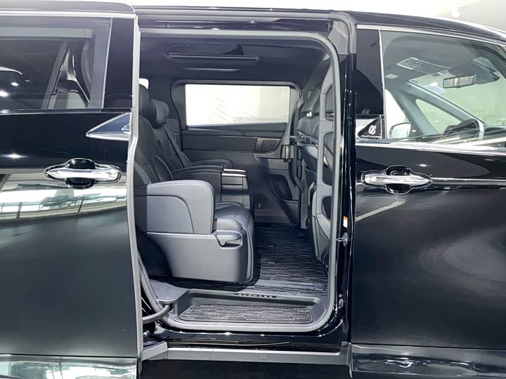 Toyota Alphard 2025 2025款 双擎 2.5L 臻享黄金版