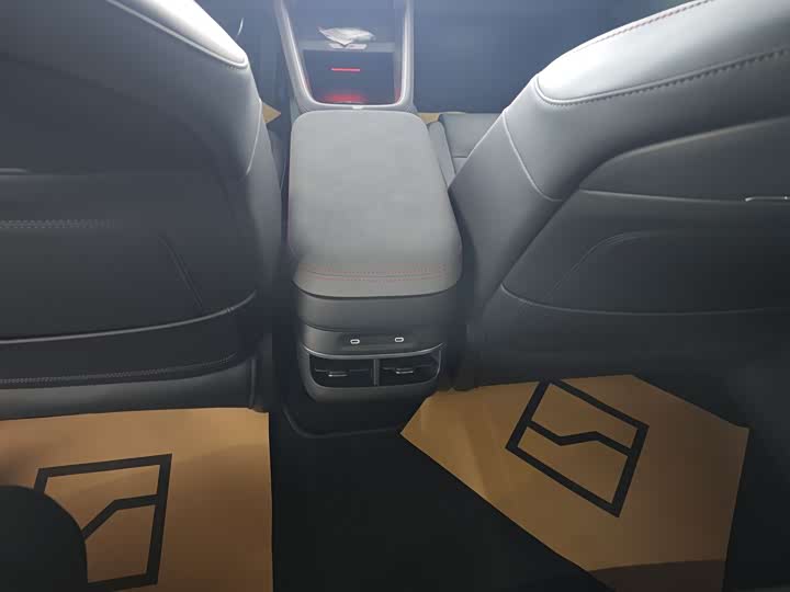 Zeekr 007 2025 2025款 后驱智驾版 75kWh