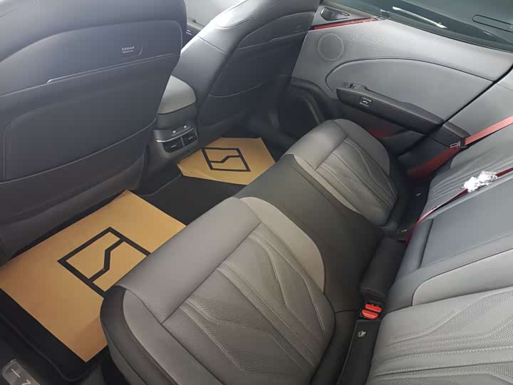 Zeekr 007 2025 2025款 后驱智驾版 75kWh