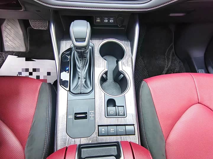 Toyota Crown Kluger 2024 2024款 2.5L HEV四驱旗舰版