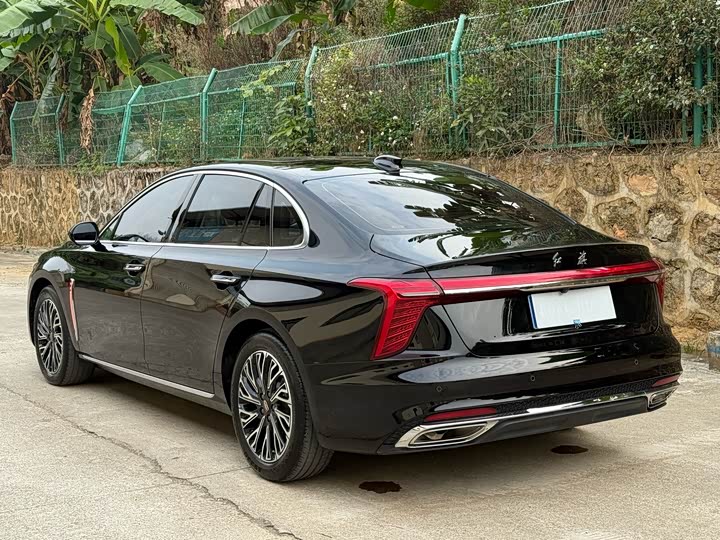 2025 Hongqi H5