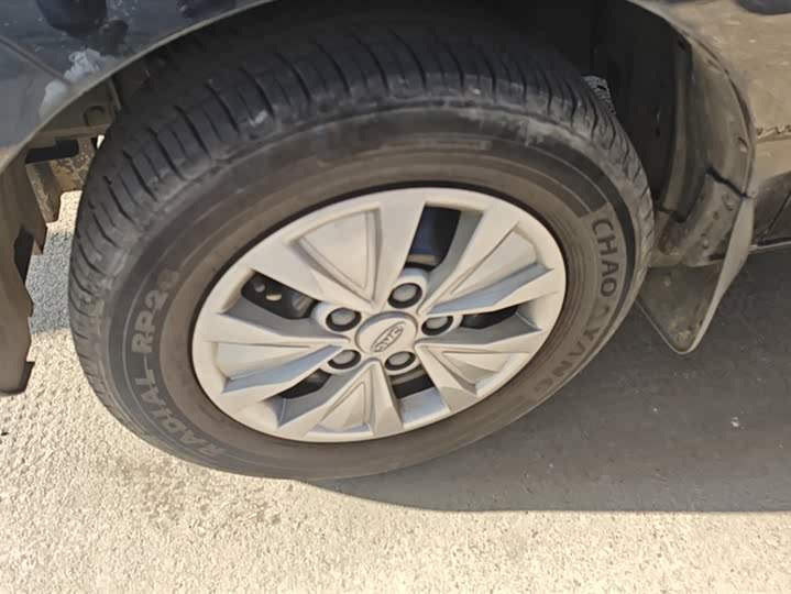 JAC Refine M3 2023 2023款 PLUS 1.5T 7/8座智联版