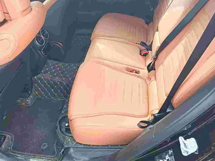 Mercedes-Benz GLC-Class 2025 2025款 改款 GLC 260 L 4MATIC 动感型