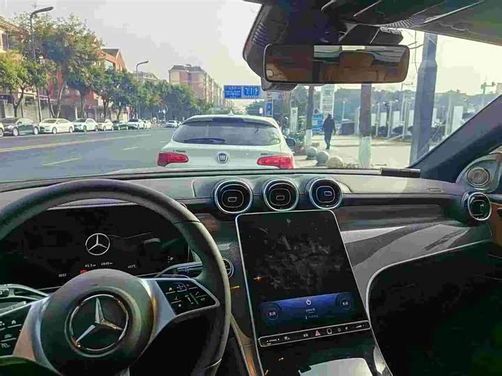 Mercedes-Benz GLC-Class 2025 2025款 改款 GLC 260 L 4MATIC 动感型
