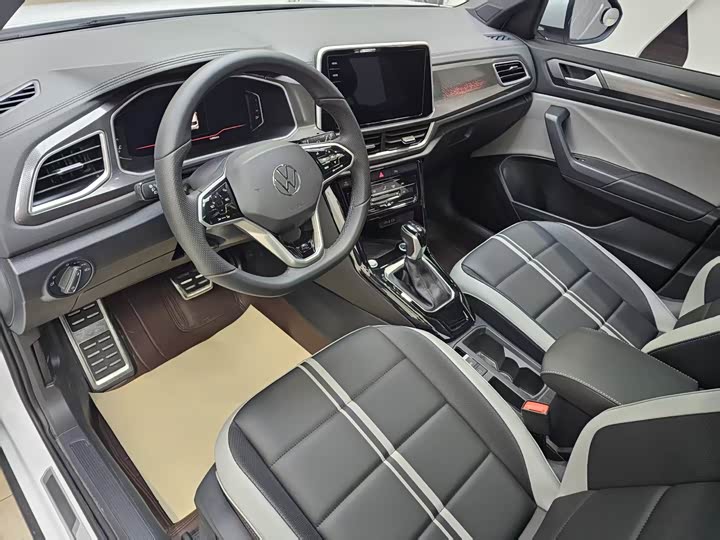 Volkswagen T-Roc 2024 2024款 300TSI DSG两驱辰光版