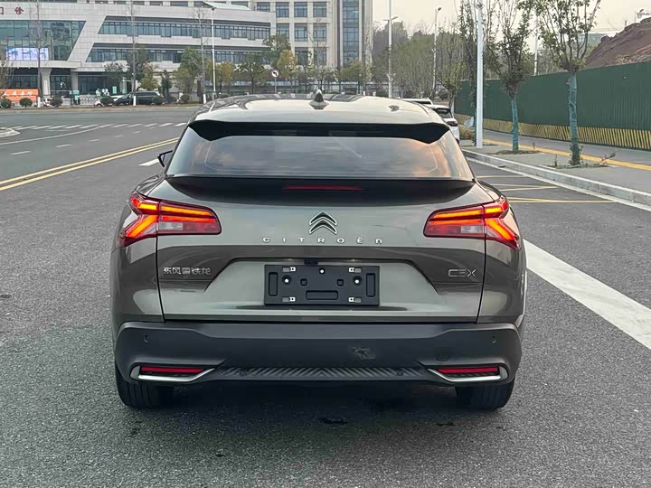 Citroen C5 X 2022 2022款 1.6T 享不凡 虎年开门红版