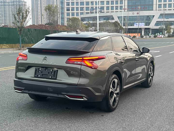 Citroen C5 X 2022 2022款 1.6T 享不凡 虎年开门红版