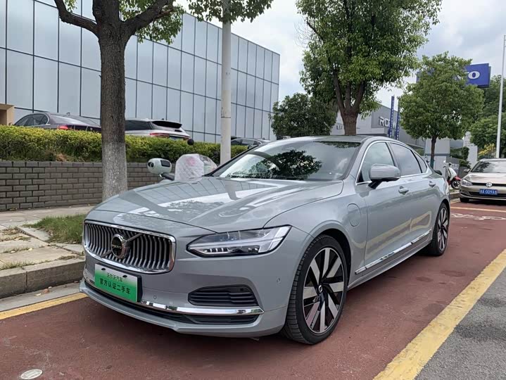 Volvo S90 Hybrid 2024 2024款 插电式混动 四驱长续航智雅豪华版