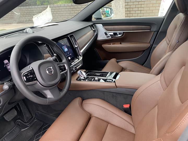 Volvo S90 Hybrid 2024 2024款 插电式混动 四驱长续航智雅豪华版