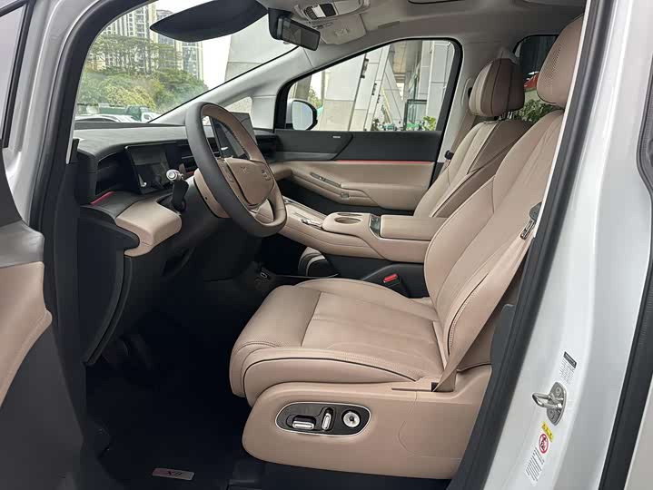 XPeng X9 2025 2025款 纯电 650长续航 Max