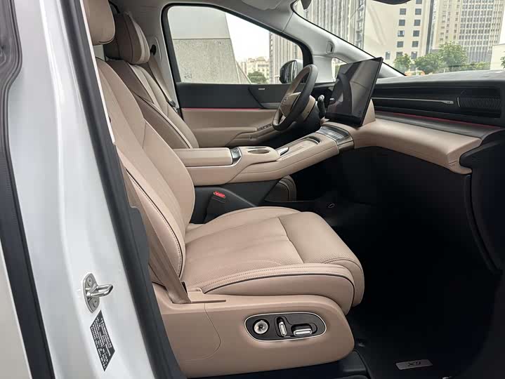 XPeng X9 2025 2025款 纯电 650长续航 Max