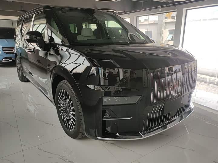 Zeekr 009 2024 2024款 七座过道版四驱 108kWh