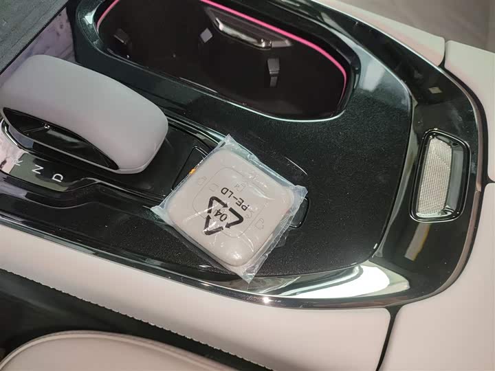 Zeekr 009 2024 2024款 七座过道版四驱 108kWh