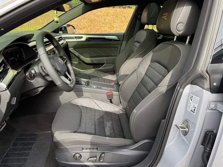 Volkswagen CC 2025 2025款 380TSI 夺目 众享款