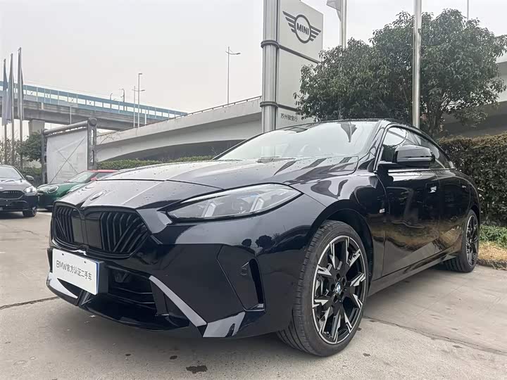 BMW 2 Series 2025 2025款 225L M运动曜夜套装