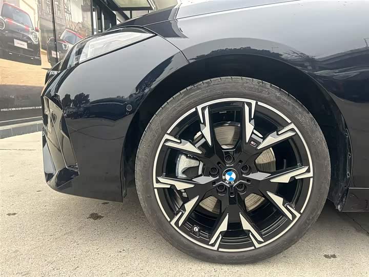 BMW 2 Series 2025 2025款 225L M运动曜夜套装