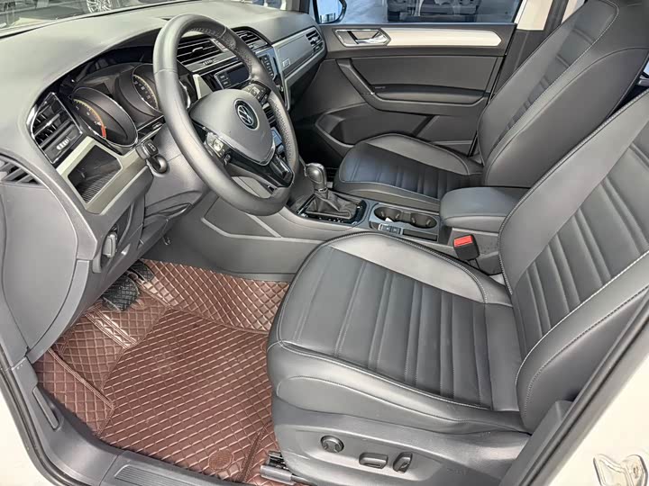 Volkswagen Touran L 2021 2021款 途安L 280TSI DSG拓界版 6座