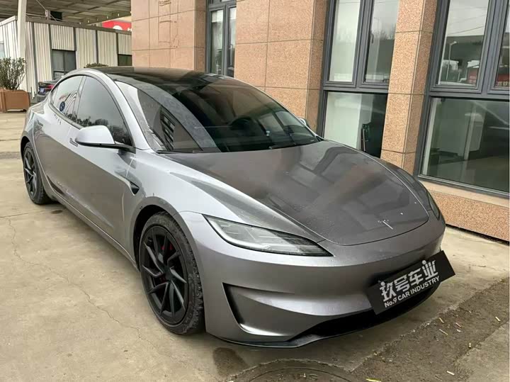 Tesla Model 3 2024 2024款 高性能全轮驱动版