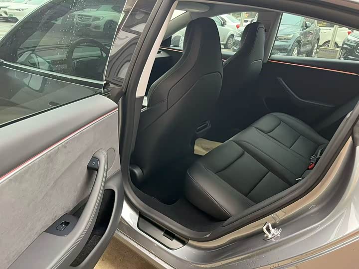 Tesla Model 3 2024 2024款 高性能全轮驱动版