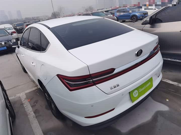 BYD Qin Pro 2020 2020款 超越版 1.5TI 自动尊贵型