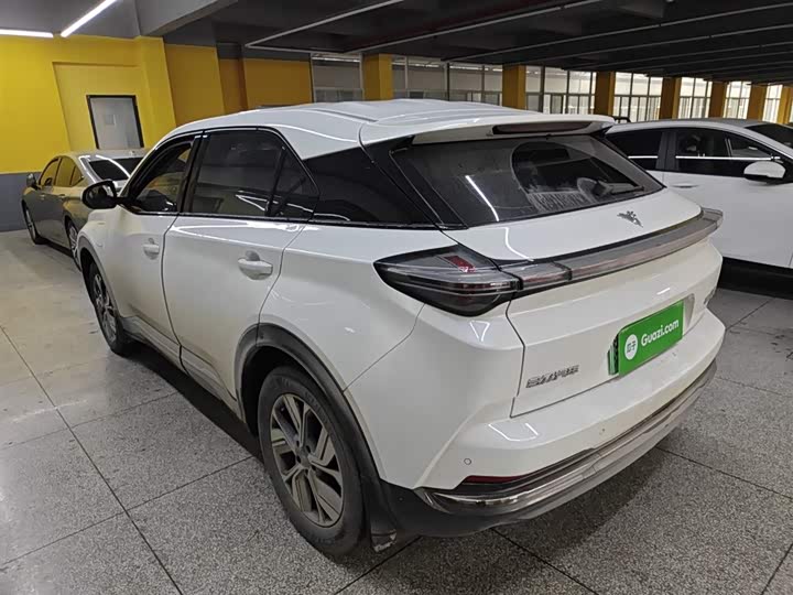 Hozon U 2023 2023款 哪吒U-Ⅱ 400 U秀版 三元锂