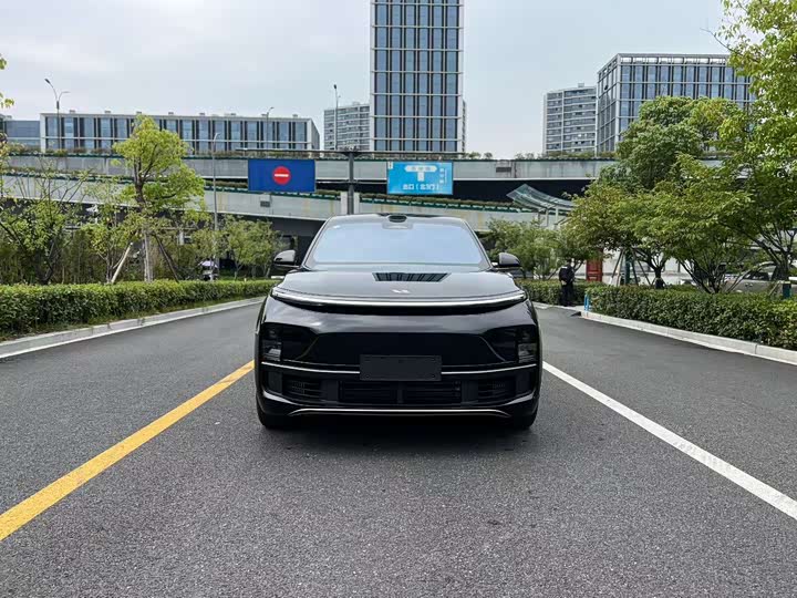 2025 LiXiang L9