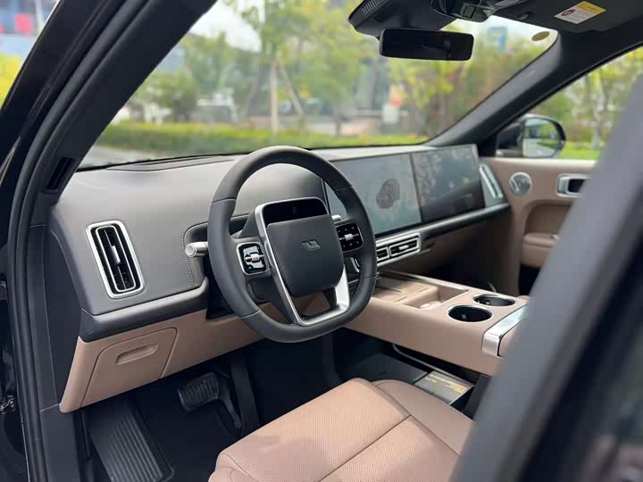 2025 LiXiang L9