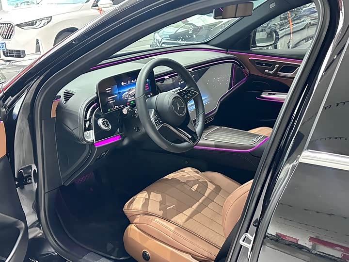 Mercedes-Benz E-Class Hybrid 2024 2024款 E 350 e L 插电式混合动力轿车