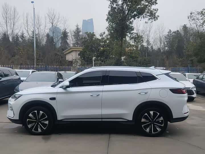 BYD Song Plus Hybrid/EV 2025 2025款 DM-i 智驾版 112KM 尊荣型