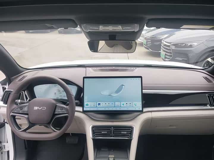 BYD Song Plus Hybrid/EV 2025 2025款 DM-i 智驾版 112KM 尊荣型