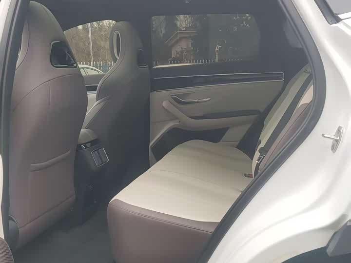 BYD Song Plus Hybrid/EV 2025 2025款 DM-i 智驾版 112KM 尊荣型