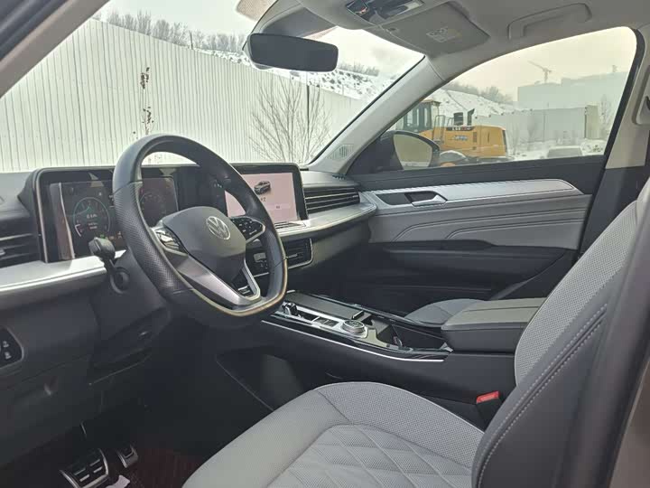 Volkswagen Tavendor 2024 2024款 380TSI 四驱R-Line巡游 众享款