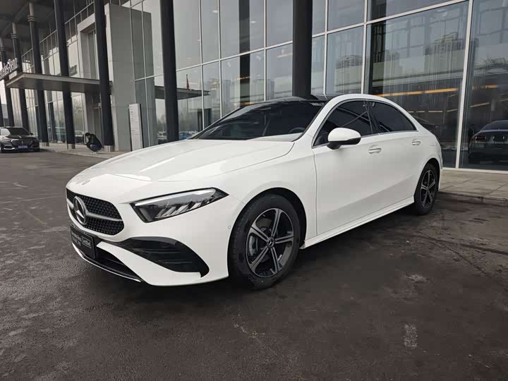 Mercedes-Benz A-Class 2024 2024款 改款 A 200 L 时尚型
