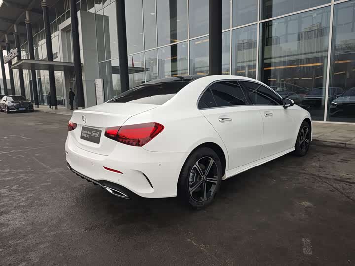 Mercedes-Benz A-Class 2024 2024款 改款 A 200 L 时尚型