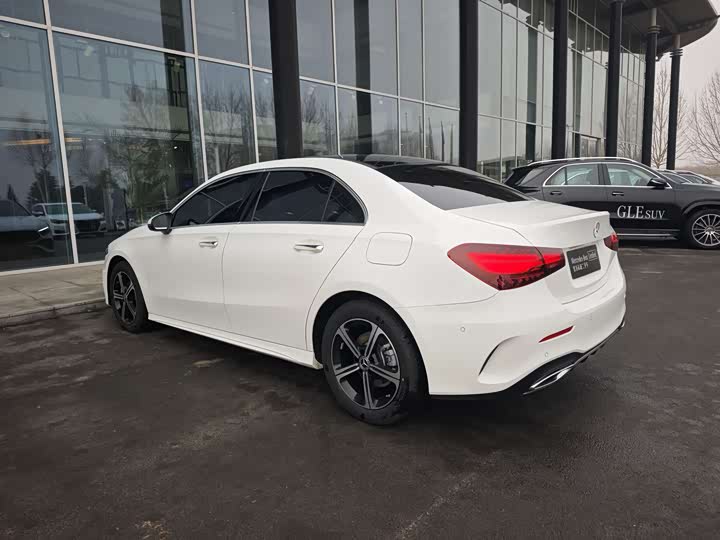 Mercedes-Benz A-Class 2024 2024款 改款 A 200 L 时尚型