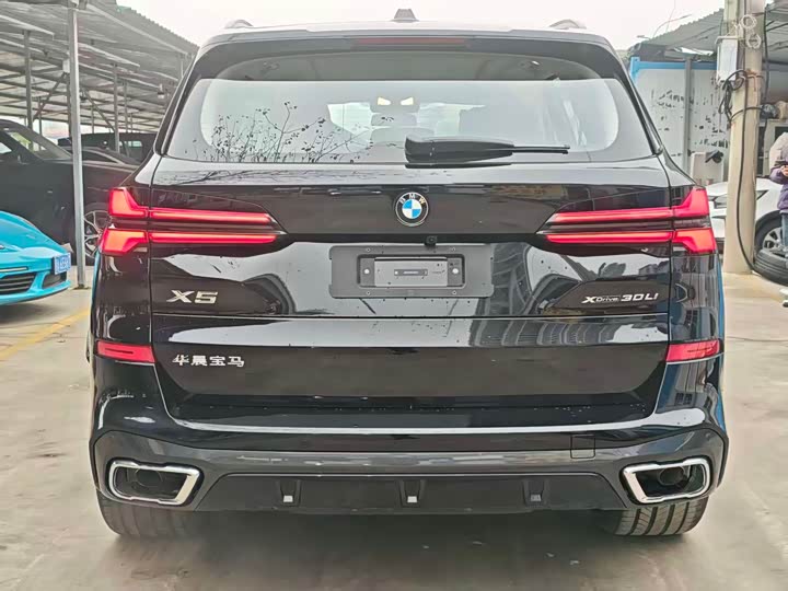 BMW X5 2025 2025款 xDrive 30Li 尊享型M运动曜夜套装