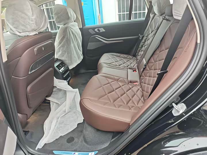 BMW X5 2025 2025款 xDrive 30Li 尊享型M运动曜夜套装