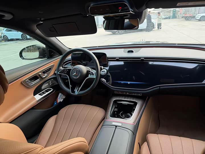 Mercedes-Benz E-Class 2025 2025款 E 300 L 豪华型