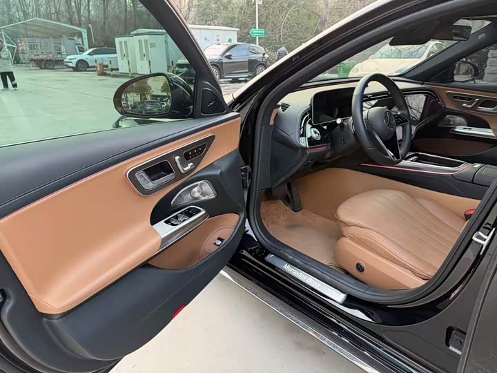 Mercedes-Benz E-Class 2025 2025款 E 300 L 豪华型
