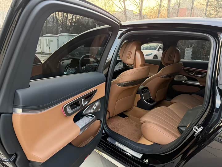 Mercedes-Benz E-Class 2025 2025款 E 300 L 豪华型