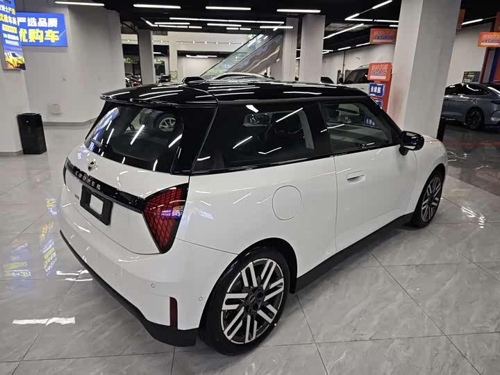 Mini Cooper 2025 2025款 改款 466km COOPER E 经典派