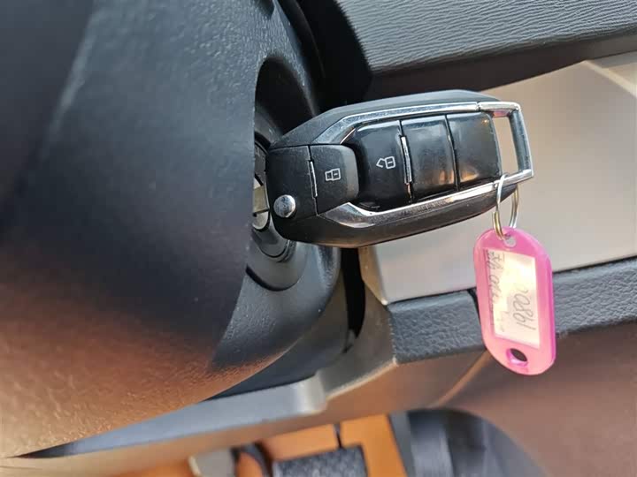 Maxus G20 2023 2023款 改款 ES 2.0T 汽油自动超值版