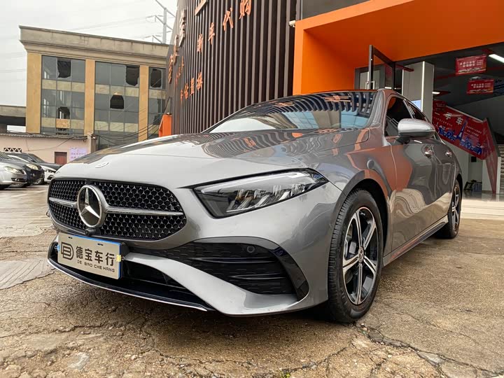 Mercedes-Benz A-Class 2025 2025款 改款 A 200 L 时尚型