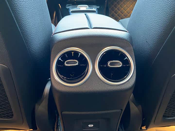 Mercedes-Benz A-Class 2025 2025款 改款 A 200 L 时尚型