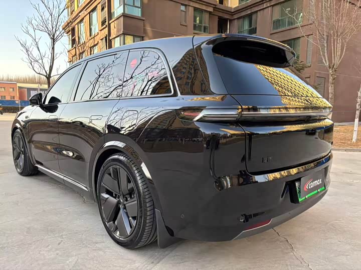 LiXiang L8 2025 2025款 Pro 智能焕新版