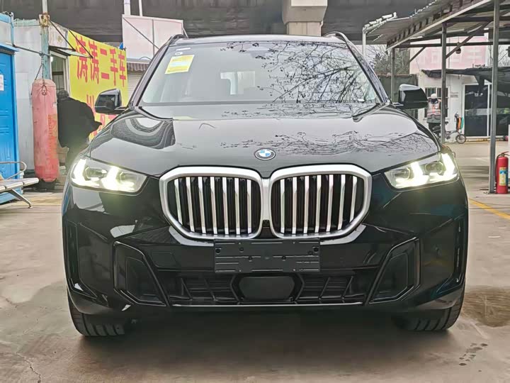 BMW X5 2025 2025款 xDrive 30Li 尊享型M运动曜夜套装