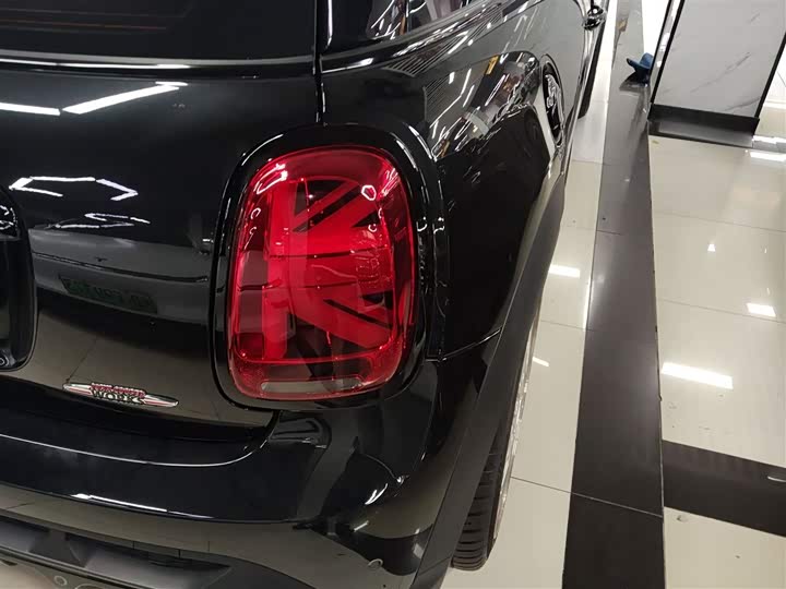 Mini Mini JCW 2023 2023款 2.0T JOHN COOPER WORKS Pat Moss纪念版