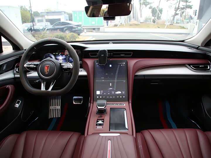 Hongqi H5 2025 2025款 2.0T 自动玄影版